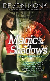 Okładka: Devon Monk - Magic In The Shadows