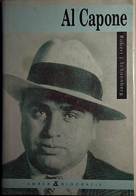 Okładka: Robert J. Schoenberg - Al Capone