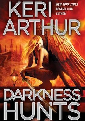Okładka: Keri Arthur - Darkness Hunts